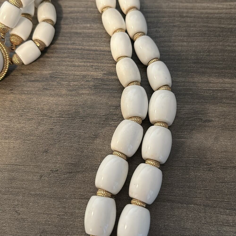 Vintage VTG Crown Trifari Necklace and Bracelet #824 White Gold tone - Picture 3 of 13